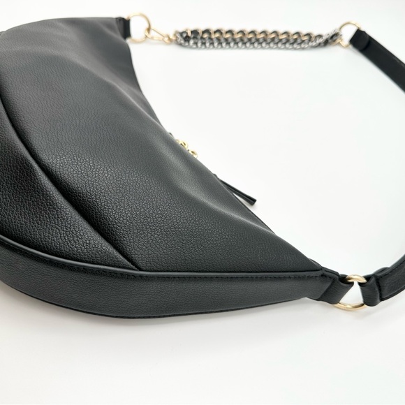 Marc Jacob’s The Eclipse Bag in Black - Picture 8 of 16